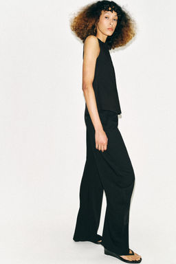 TOP CHALECO BOTONES / Negro