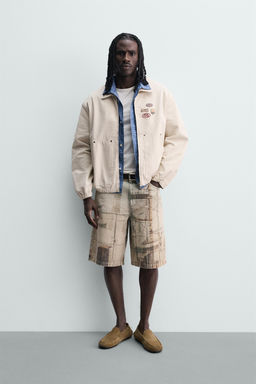 CAZADORA RELAXED FIT PARCHES / Crudo