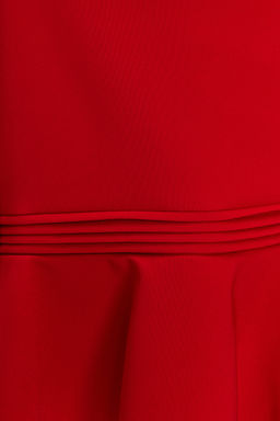 K?rm?z? Nervur Detayl? Etegi Volanl? Ask?l? A Kesim Dokuma Mini Elbise TWOSS20EL2504