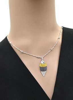 Подвеска в виде листа 14*39мм цв.черно-желтый