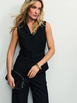 Приталенный жилет с поясом / Zarina