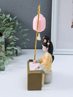 Фигурка светящаяся «Девочка в кимоно занимается каллиграфией», полистоун, 3×AG3, 6.8×11.5×21 см