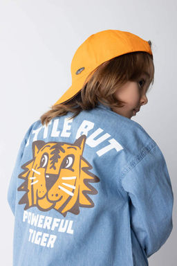 Джинсовая рубашка с длинными рукавами и принтом на спине для маленьких мальчиков