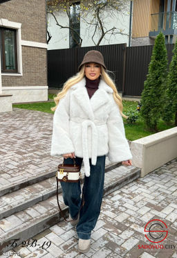 Шуба женская с широким рукавом