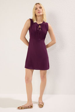 Murdum Duz Kesim Fiyonk Yaka Detayl? Nervurlu Mini Dokuma Elbise TWOSS25EL00122