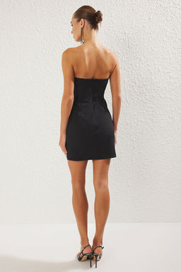 TRENDYOLMILLA Siyah Vucuda Oturan Otris Detayl? Dokuma K?sa S?k Elbise TPRSS25EL00195