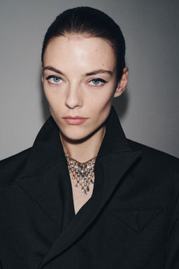 TRIANGLE JEWEL NECKLACE