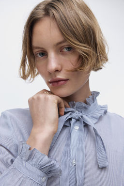 Blusa con ribetes de volante - H&m фото 4