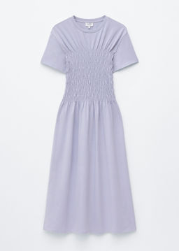 Vestido midi fruncido con nido de abeja