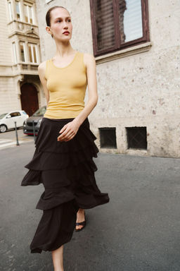 FALDA MIDI VOLANTES / Marr?n oscuro