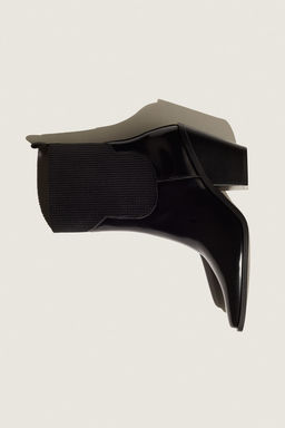 Botas de puntera fina