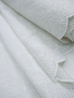 Шитье "Цветочки с ажурной каймой" цв.молочно-белый, ш.1.33м, хлопок-100%, батист, 80гр/м.кв