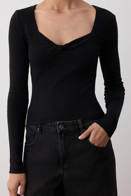 Siyah Duz Kalp Yaka Bodycone/Vucuda Oturan Crop Fitilli Esnek Orme Bluz TWOAW26BZ00069 - Trendyolmilla фото 3