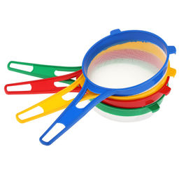 Сито пластмассовое Колорит д14,5см, h6,5см, с ручкой, 2 держателя, цвета в ассортименте: зеленый, красный, синий, желтый (28х14,5х6,5см) (Китай) - Домашняя Мода фото 5