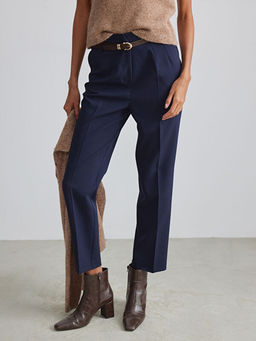 Beli Kemerli Havu? Kesim Kad?n Pileli Pantolon