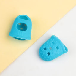 Цена за 3 шт. Напёрсток силиконовый, 2×2.5 см, 2 шт., МИКС
