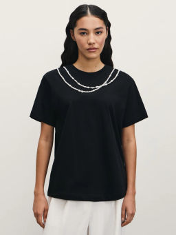 Футболка с декоративными бусами / Zarina  фото 3