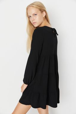 TRENDYOLMILLA Siyah Volanl? Skater/Belden Ac?lan Burumcuk/Dokulu Mini Orme Elbise TWOAW23EL00371  фото 2