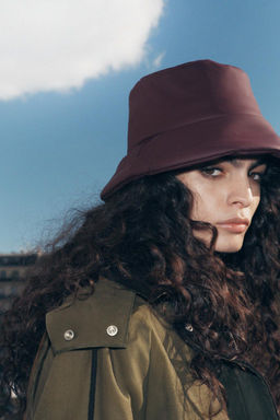 PADDED RUBBERISED BUCKET HAT - Zara фото 2