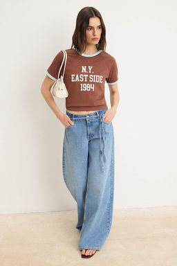 Kahverengi Slogan Regular Bisiklet Yaka Reglan Kol K?sa Tok %100 Pamuk Orme T-Shirt TWOSS26TS00205 - Trendyolmilla фото 2