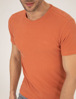 Kahverengi Slim Fit Dokulu Bisiklet Yaka Ti__rt