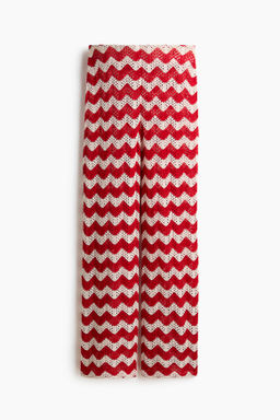 Pantal?n en punto jacquard efecto crochet