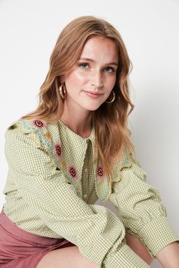 TRENDYOLMILLA Yesil Nak?s Detayl? Gofre Kumas Regular Normal Kal?p Dokuma Gomlek TWOSS21GO0232  фото 3