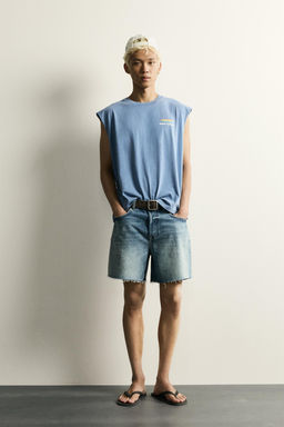 CAMISETA TANK RELAXED FIT TEXTOS ESTAMPADO CALIFORNIA / Azul claro