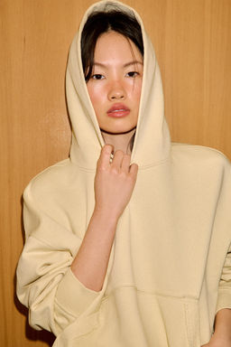 SUDADERA CAPUCHA EFECTO LAVADO / Amarillo - Zara фото 3