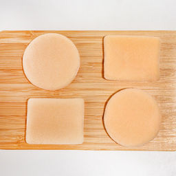 Цена за 2 шт. Пуховки для макияжа, набор - 4 шт., d=5 см / 5.5×4.4 см, с держателем, бежевая