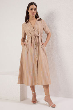 Kahverengi Kemerli Cizgili A Kesim Midi Dokuma Elbise TWOSS25EL00647