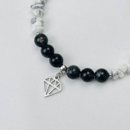 Браслет из серебристого Обсидиана и Говлита с подвеской 18 см +