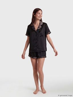 Leopar Desenli Saten Kad?n ?ortlu Pijama Tak?m?