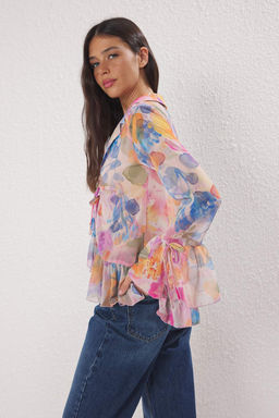 TRENDYOLMILLA Cok Renkli On Bedende Ve Kolda F?rf?r Detayl? Baglamal? Dokuma Gomlek TWOSS25GO00090