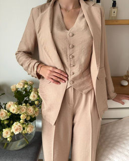 Костюм тройка