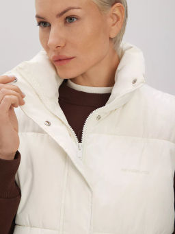 Утепленая жилетка оверсайз - NEVERLATE фото 3