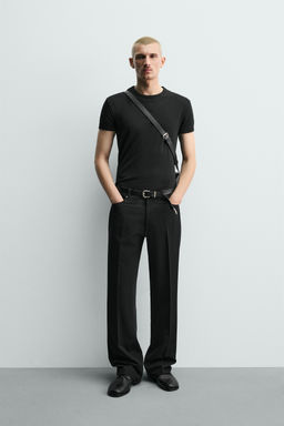 PANTAL?N FLARE FIT ESTRUCTURA / Negro
