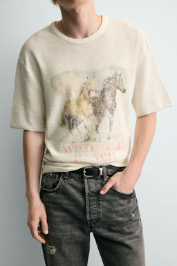 CAMISETA DE PUNTO ESTAMPADO CONTRASTE / Blanco roto