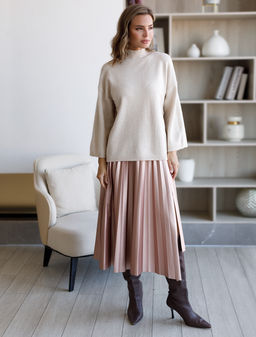 Юбка на резинке из эко-кожи с перламутровым покрытием