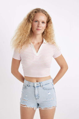 Приталенная футболка с короткими рукавами и воротником-поло в рубчик