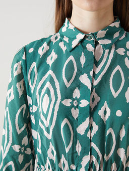 G?mlek Yaka Desenli Elbise