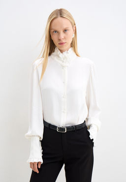 Блузка c изысканным воротником-стойкой DEVITA
