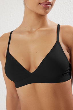 TRENDYOLMILLA Siyah Seamless/Dikissiz Balensiz Kapl? Ucgen Orme Sutyen THMSS25SU00032 фото 2