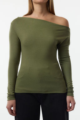 Haki Duz Premium Yumusak Kumasl? Fitted/Vucuda Oturan Kay?k Yaka Orme Bluz TWOAW24BZ00227