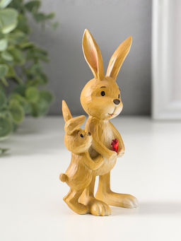 Фигурка полистоун Зайчик с малышом с красным сердцем в лапках, 13.5 см