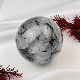 Шар из Кварца с включением Турмалина