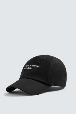CONTRAST EMBROIDERY CAP