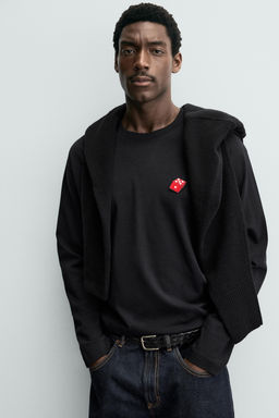 T-SHIRT WITH DICE HEARTS PATCH - Zara фото 5