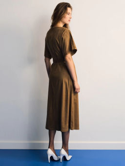 Платье миди с поясом / Zarina