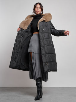 Пальто утепленное с капюшоном и мехом зимнее женское черного цвета 133203Ch - Visdeer фото 4